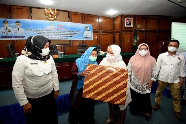 Tangani Tindak Kekerasan Pada Perempuan dan Anak, Sabrina: Perlu Layanan Pengaduan Sampai ke Tingkat Desa